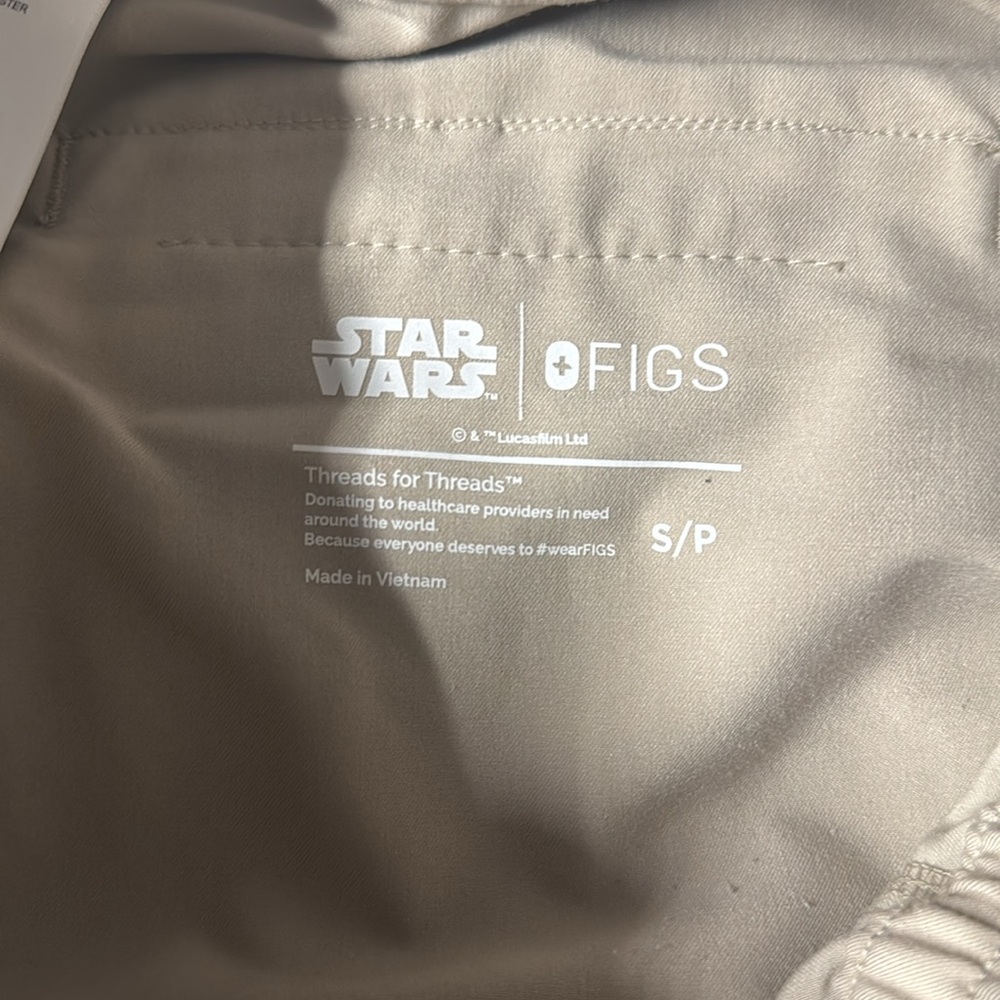 STAR WARS BABY YODA SCRUB SET - Picture 8 of 8